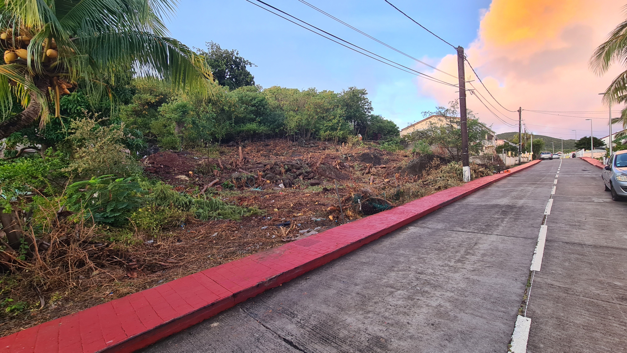 Terrain constructible à vendre à Terre de bas, 800 m² – photo 3 sur 5